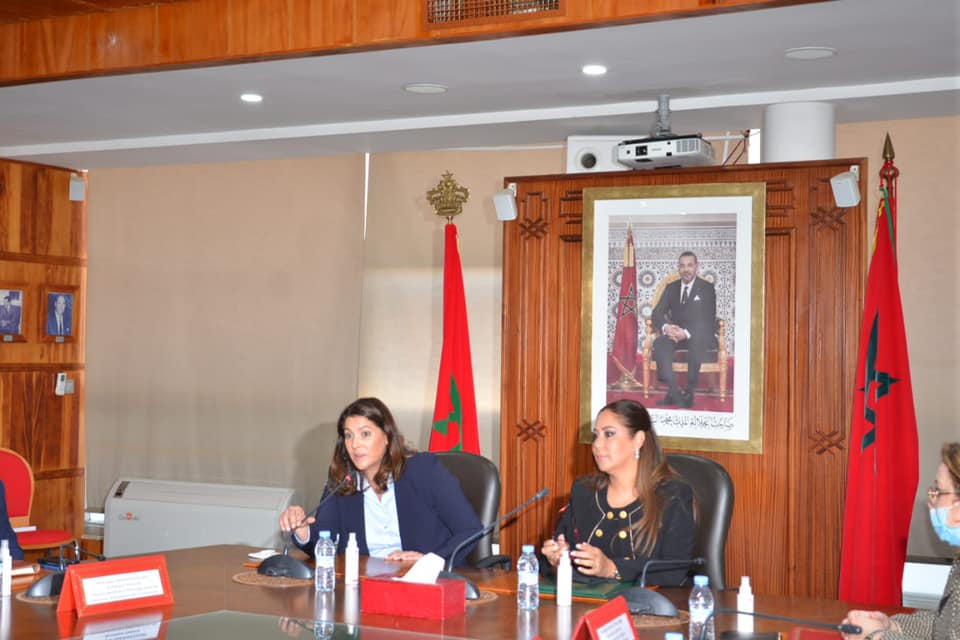 حفل تسليم السلط بين السيدة فاطمة الزهراء المنصوري